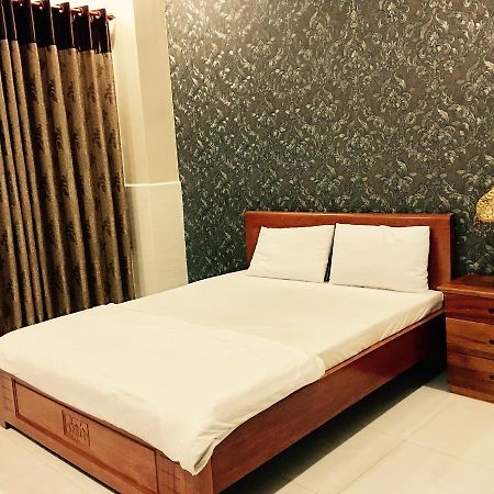 Phu Thanh Hotel Ho Chi Minh City Exterior photo